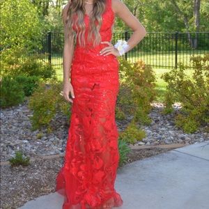 Red fitted prom dress